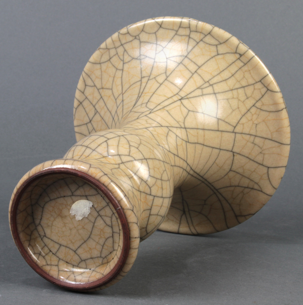 Chinese Ge-type ceramic vase, of gu-form overall coated with a dark and light network of crackles, - Image 4 of 4