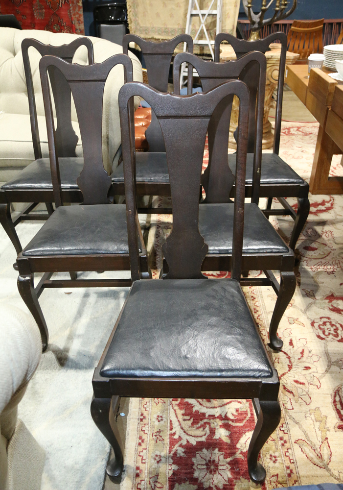 (lot of 6) Late Victorian dining room chairs, each having a high back and rising on cabriole legs,