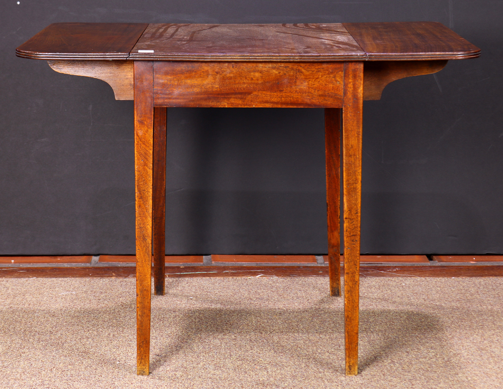 Federal walnut pembroke table, having a single drawer with two D form drops, and rising on square - Image 3 of 4