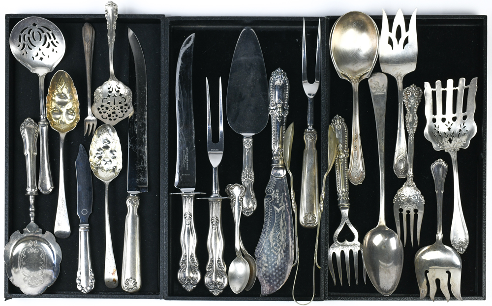 (Lot of 26) Assorted sterling silver and silver plate serving utensils, consisting of a Whiting