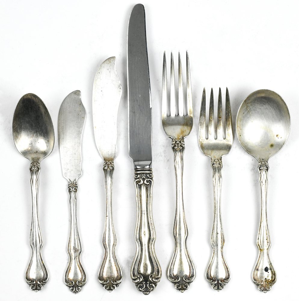 (lot of 45) Westmoreland sterling silver flatware service in the "George and Martha" pattern - Image 2 of 2