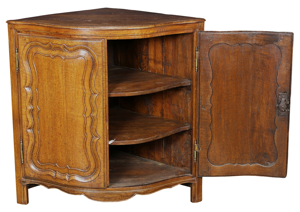 French Provincial Louis XV oak corner cabinet circa 1770, having two doors with carved and - Image 4 of 4