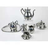 (lot of 8) Meriden Britannia Co. silverplate hot beverage service, consisting of a teapot, (2)