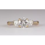 Diamond, 18k yellow gold ring