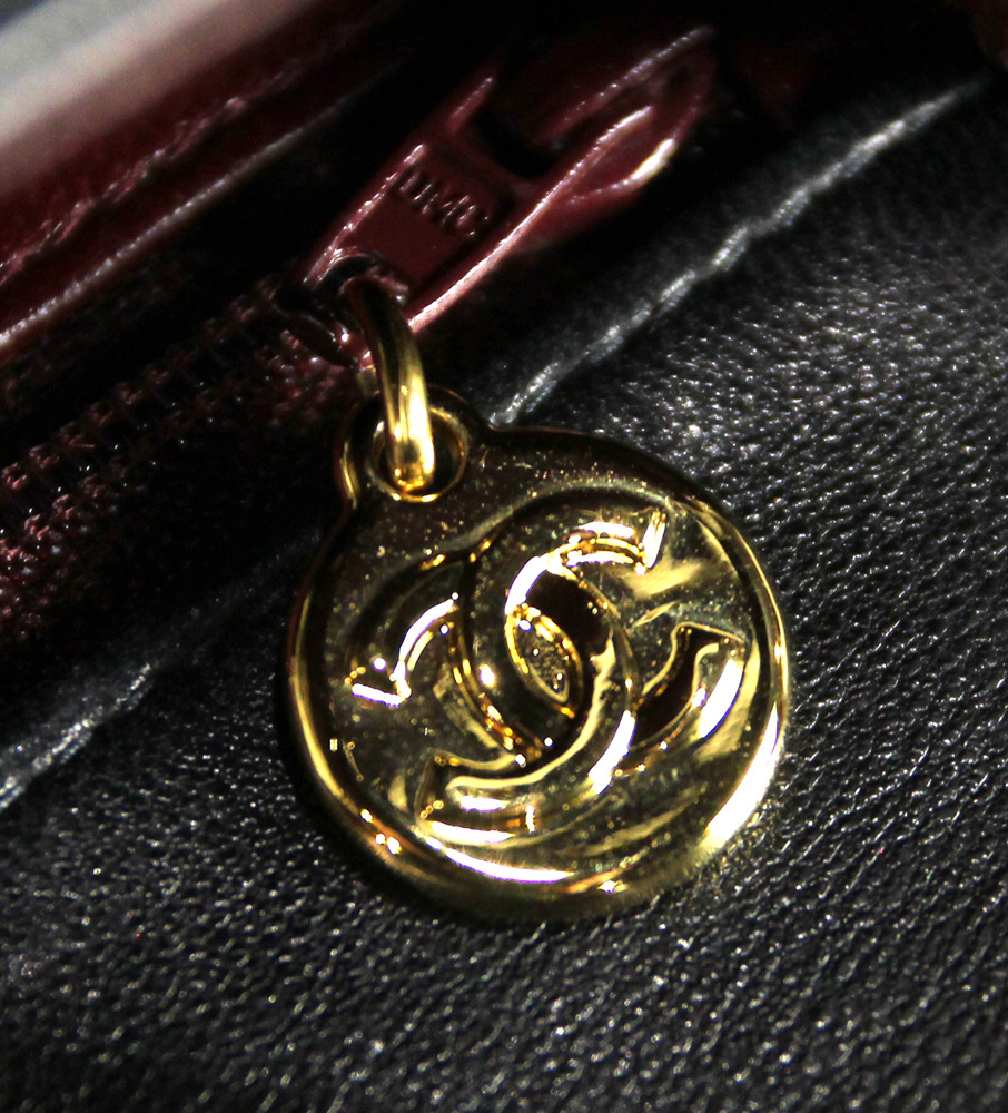 Chanel rare vintage chain logo tote - Image 6 of 6