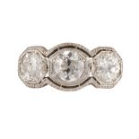 Diamond and 18k white gold ring