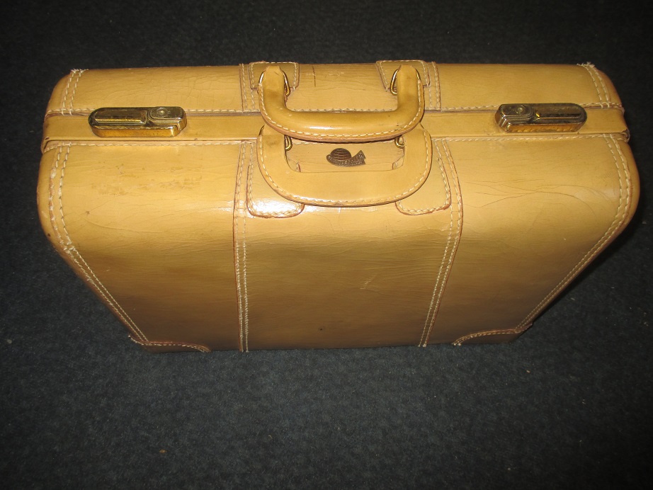 A Vintage American 'Stratosphere' pig skin travel case