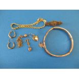 A quantity of 9ct gold items, approx weight 17.6g