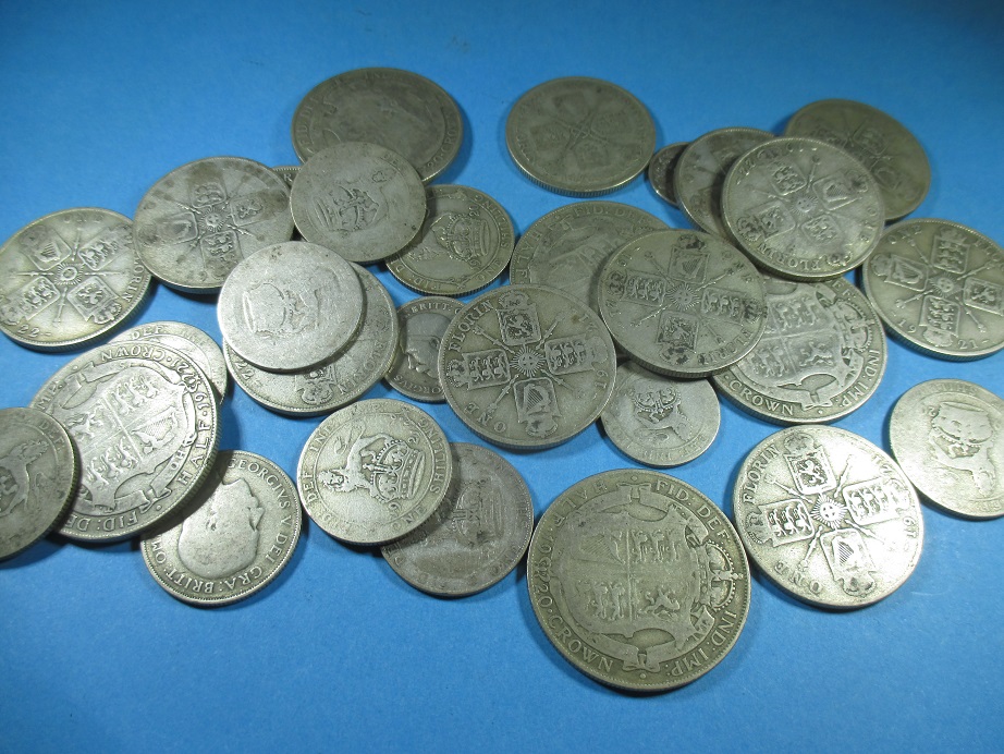 A quantity of pre-1922 silver coins