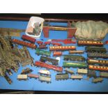 A quantity of Hornby '00' 3 rail train items. Register and bid at https://clarea
