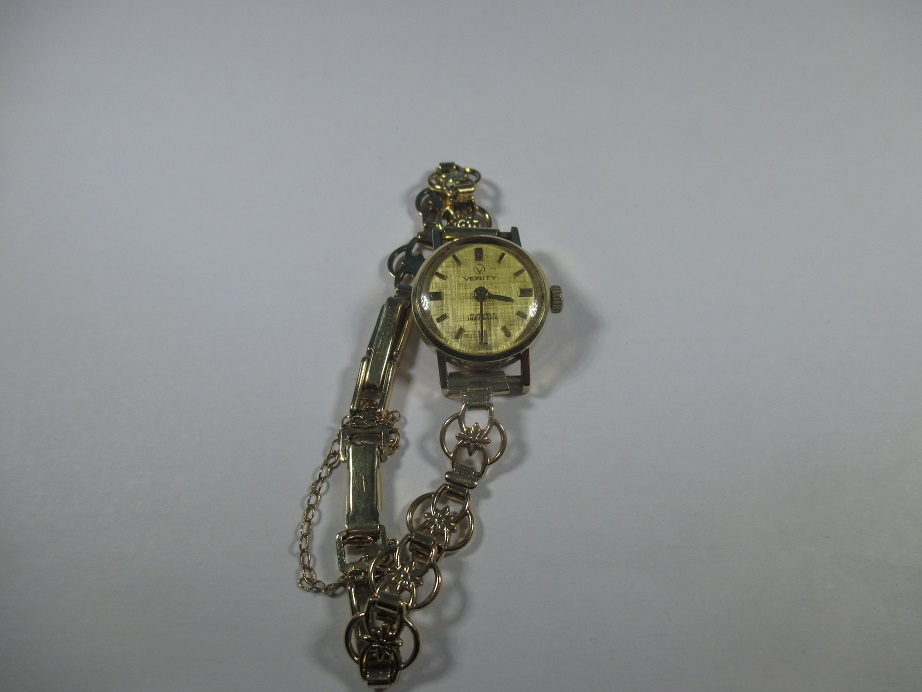 A ladies 9ct gold wristwatch by Verity
