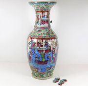 A large well decorated 19thC. Cantonese Chinese fl