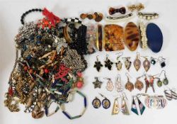 A quantity of mixed costume jewellery items includ