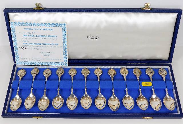 A cased John Pinches astrology spoon set approx. 2