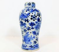 A Chinese blue & white porcelain vase decorated wi