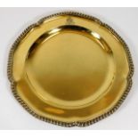 A George IV silver gilt dish by William Fountain, dated c.1812 530g, 9.5in diameter