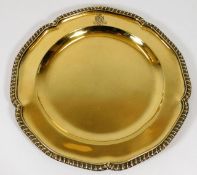 A George IV silver gilt dish by William Fountain, dated c.1812 530g, 9.5in diameter