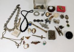 A mixed quantity of costume jewellery & other sund