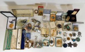 A quantity of costume jewellery items, some boxed