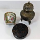 A small Cantonese pot lacking cover, a faux tortoi