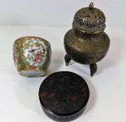 A small Cantonese pot lacking cover, a faux tortoi