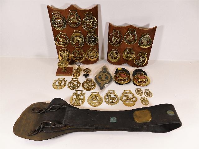 A quantity of vintage horse brasses & related item