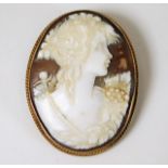 A 9ct gold mounted cameo of young woman 10.7g