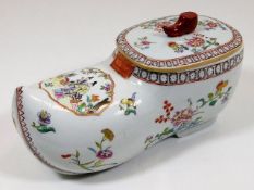 A polychrome Chinese porcelain clog with lid 7.5in