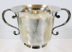An 18thC. Guernsey silver christening cup 94g