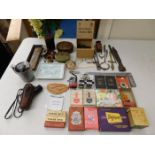 A boxed quantity of vintage sundry items