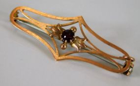 A 9ct gold brooch 1.9ct