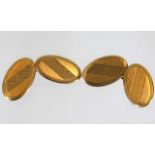 A pair of 9ct gold cuff links 5.8g