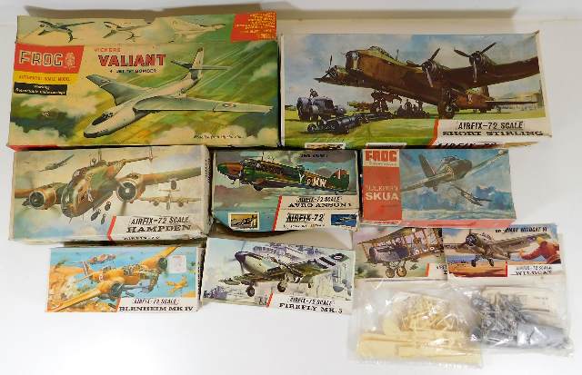 A quantity of vintage boxed model kits including F