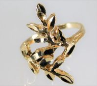 A 14ct gold ring of organic form 3.1g size J/K