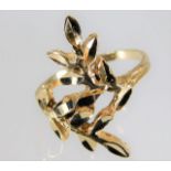 A 14ct gold ring of organic form 3.1g size J/K
