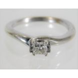 A 9ct white gold ring set with 0.25ct diamond 2.4g