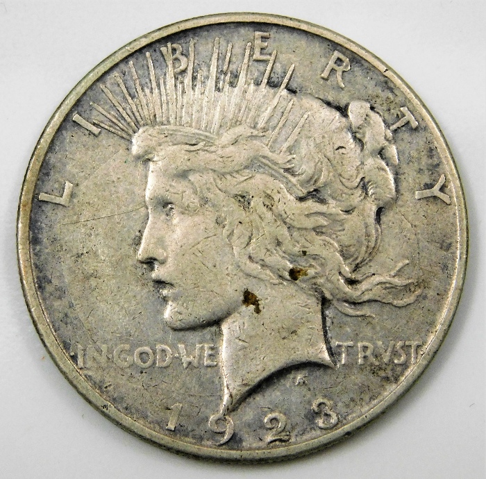 A 1923 US silver peace dollar 38.1mm 26.7g