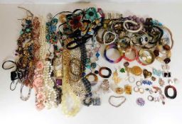 A quantity of costume jewellery items