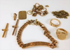 A quantity of mixed 9ct gold, some scrap, others p