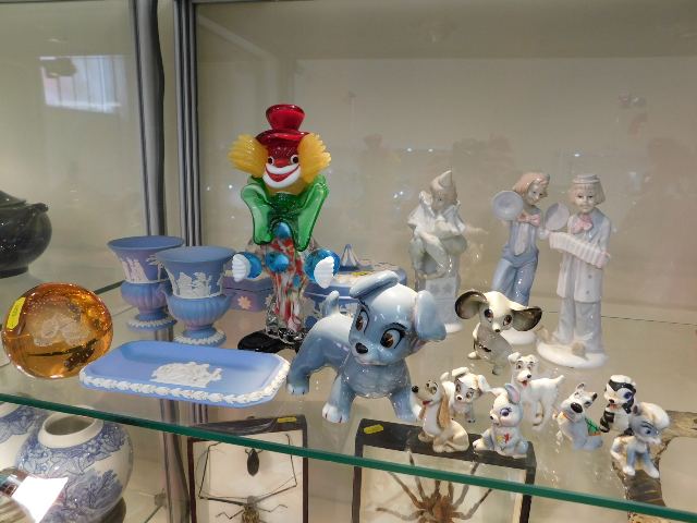 A Murano clown, a quantity of Wade Lady & Tramp fi