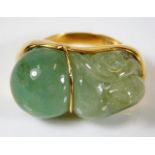 A c.1900 Chinese 18ct gold ring set with jade 13.8