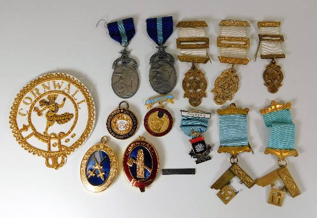 A quantity of masonic related items