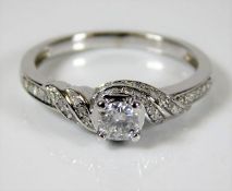 An 18ct white gold ring set with approx. 0.4ct dia