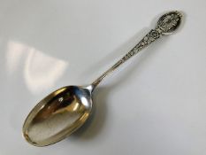 A decorative silver rifle club spoon 31.3g