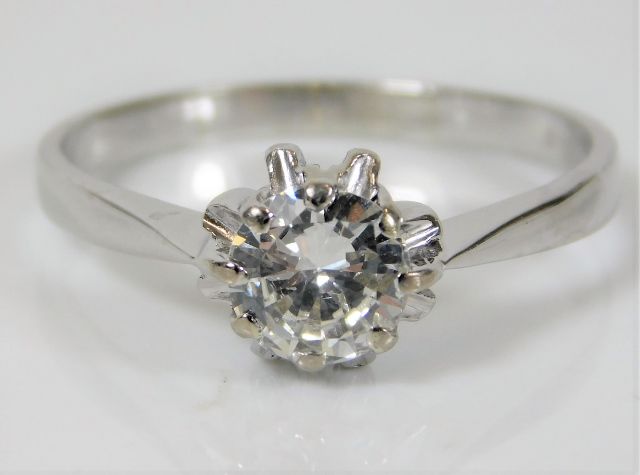 A platinum diamond solitaire ring set with approx.