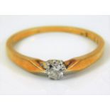 An antique 18ct gold ring set with approx. 0.2ct o