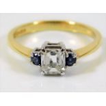 An antique 18ct gold ring set with approx. 0.7ct e