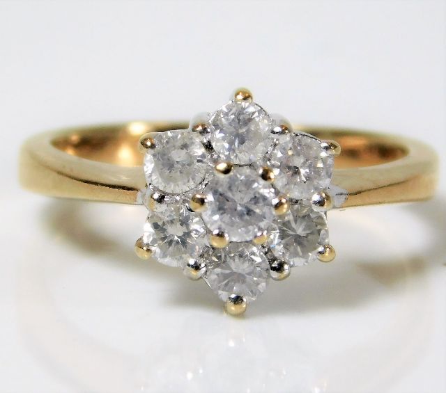 A 9ct gold ring set with 0.5ct diamond 2.4g size I/J