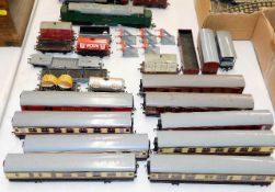 A quantity of Hornby Dublo carriages and tenders