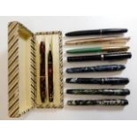 Boxed Conway Stewart pen and pencil set 14ct nib t